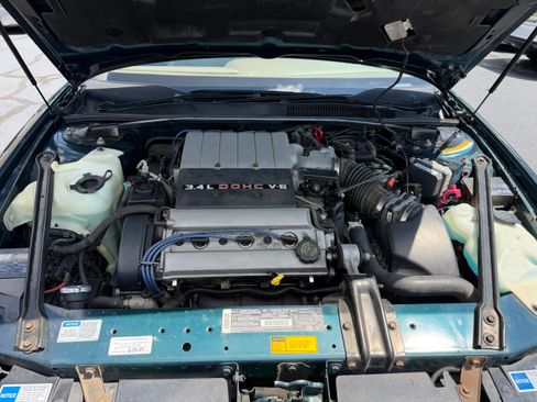 Used 1995 Oldsmobile Cutlass Supreme Convertible FWD image 29