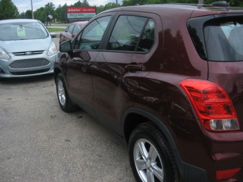 Used 2017 Chevrolet Trax AWD LS image 6