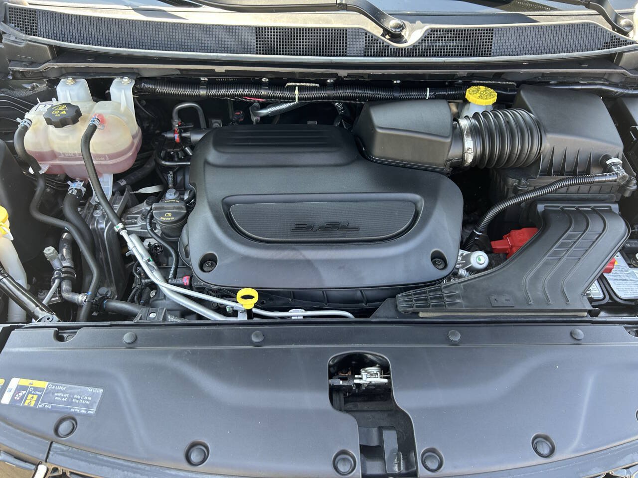 Used 2023 Chrysler Pacifica Touring-L FWD image 26
