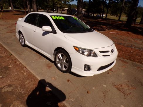 Used 2013 Toyota Corolla S Plus image 3