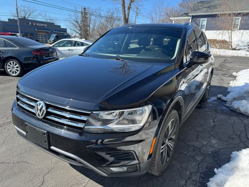 Used 2018 Volkswagen Tiguan SEL image 3