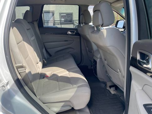 Used 2013 Jeep Grand Cherokee Laredo image 16
