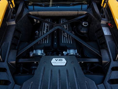 Used 2015 Lamborghini Huracan LP 610-4 image 13