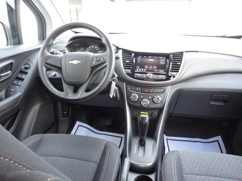 Used 2020 Chevrolet Trax LS image 19