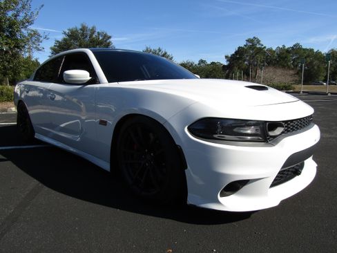 Used 2020 Dodge Charger Scat Pack image 7