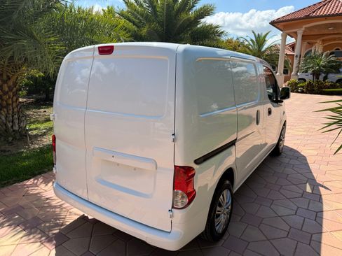 Used 2020 Nissan NV200 SV FWD image 4