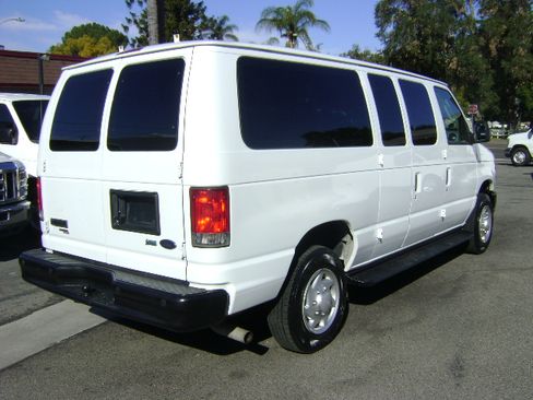 Used 2014 Ford E-350 and Econoline 350 XL image 3