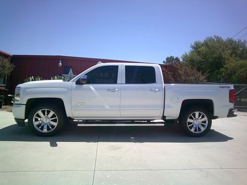 Used 2016 Chevrolet Silverado 1500 High Country AWD/4WD image 2
