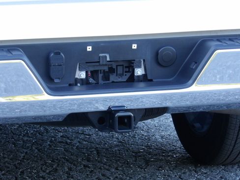 Used 2024 Chevrolet Silverado 1500 4x4 Crew Cab LT image 12