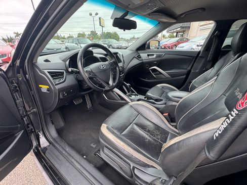 Used 2015 Hyundai Veloster Turbo FWD image 17