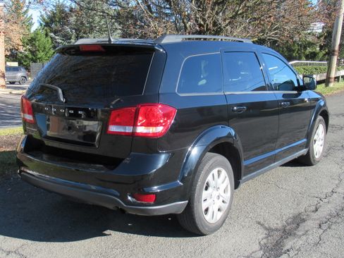 Used 2019 Dodge Journey SE image 7