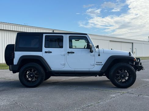 Used 2013 Jeep Wrangler Unlimited Sport image 5