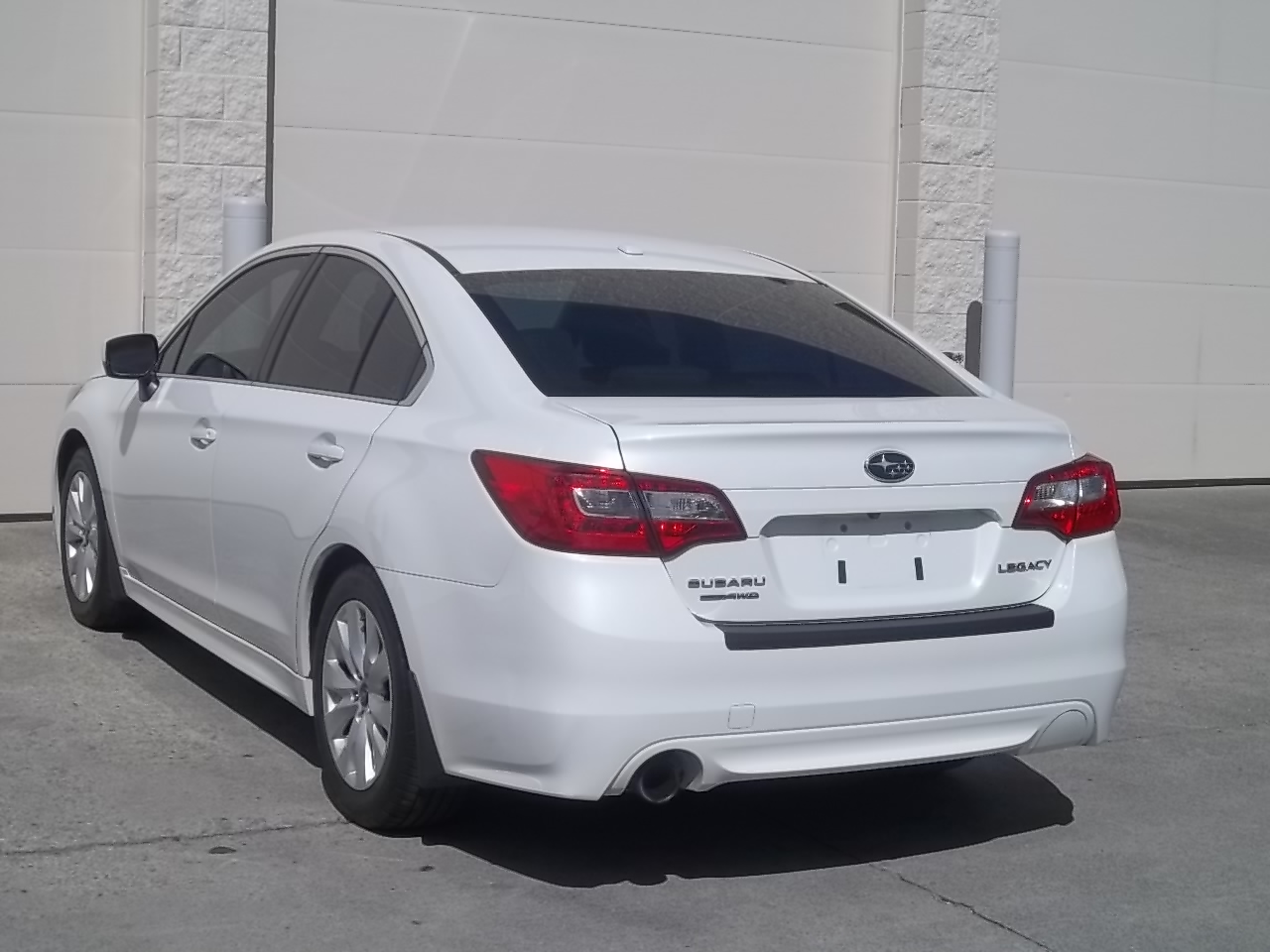 Used 2015 Subaru Legacy 2.5i Premium AWD/4WD image 6