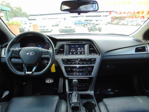 Used 2017 Hyundai Sonata Sport image 13