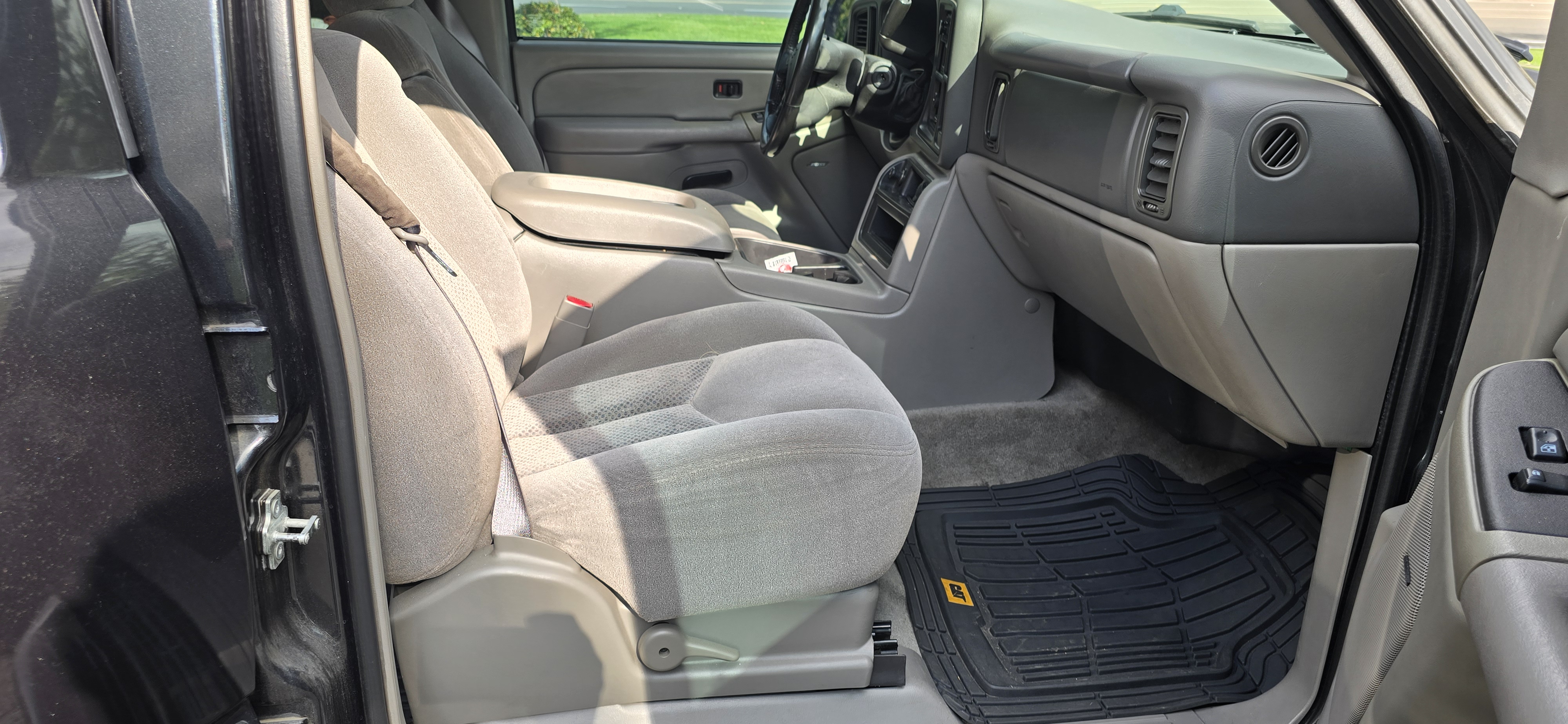 Used 2004 Chevrolet Tahoe 2WD image 26