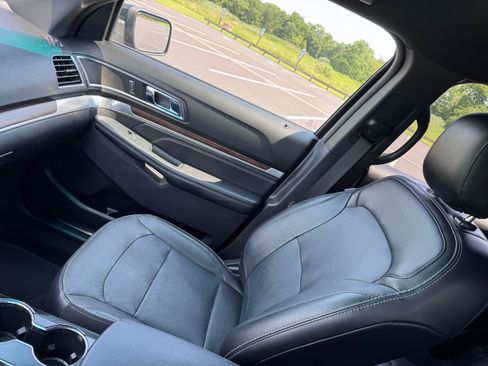 Used 2019 Ford Explorer Limited image 13