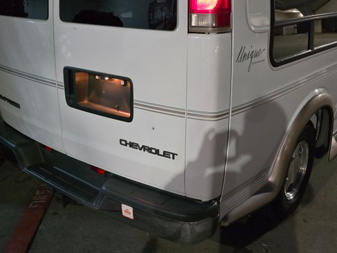 Used 1999 Chevrolet Express 1500 image 43
