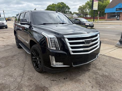 Used 2016 Cadillac Escalade Premium Luxury image 1