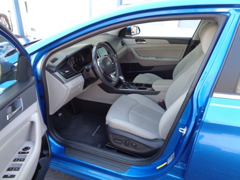 Used 2018 Hyundai Sonata image 4