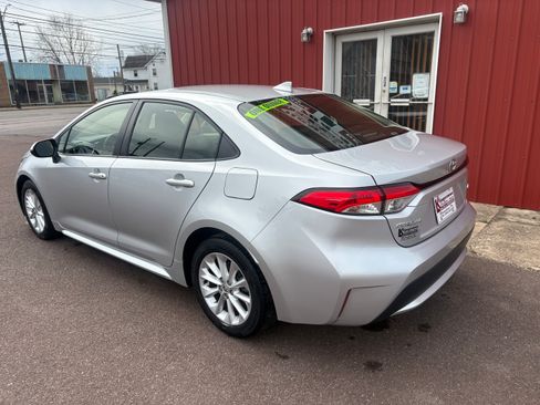 Used 2020 Toyota Corolla LE image 6