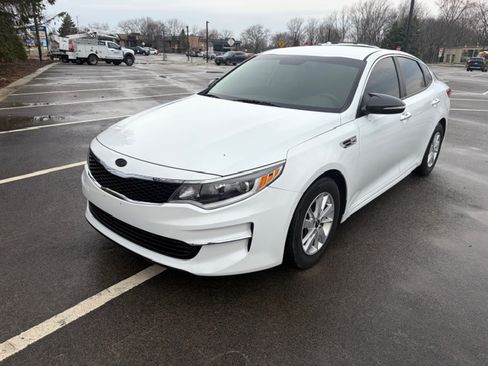 Used 2018 Kia Optima LX image 1