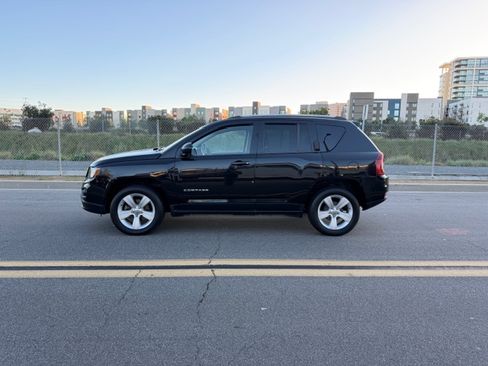 Used 2016 Jeep Compass Sport image 2