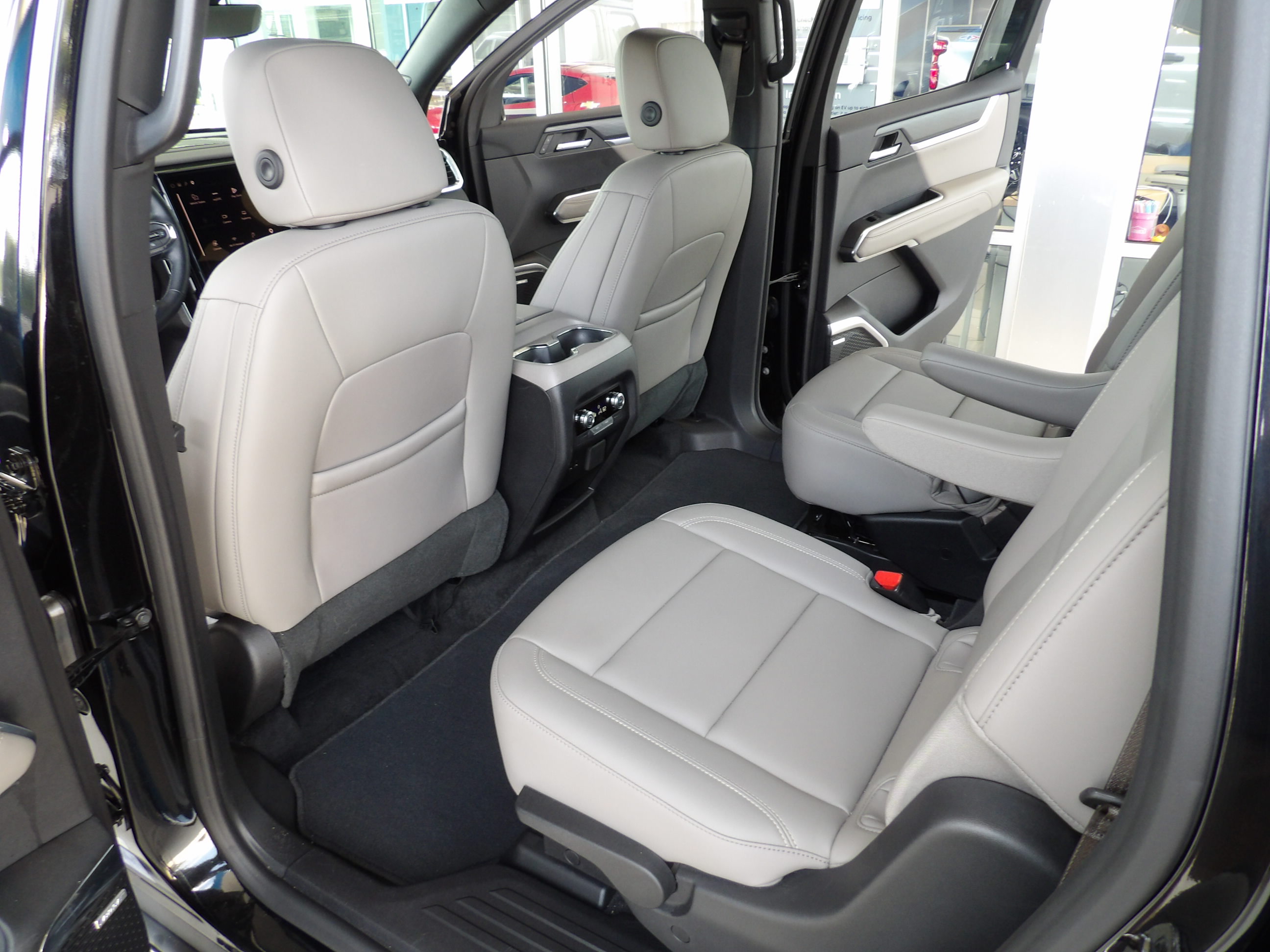 Used 2026 GMC Acadia FWD Elevation image 16