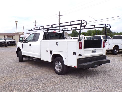 Used 2022 Ford F250 4x4 SuperCab Super Duty image 2