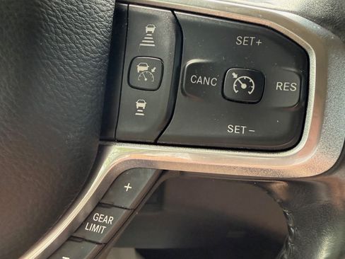 Used 2020 RAM 1500 4x4 Crew Cab Laramie image 18