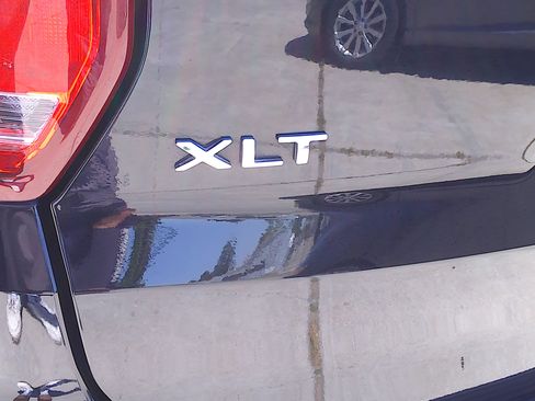 Used 2019 Ford Explorer XLT FWD image 39