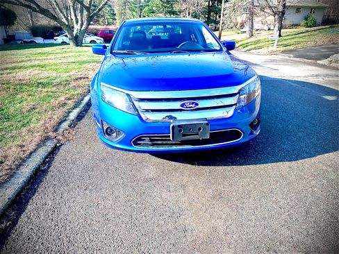 Used 2012 Ford Fusion SE image 2
