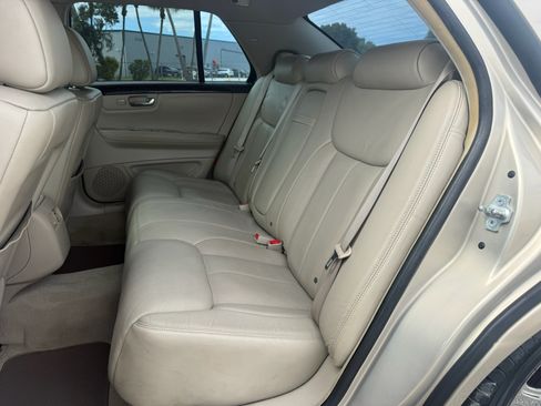 Used 2008 Cadillac DTS image 11