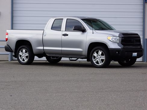 Used 2015 Toyota Tundra SR image 3