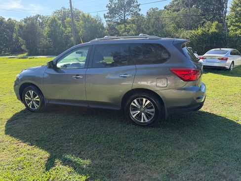 Used 2017 Nissan Pathfinder 4WD image 29