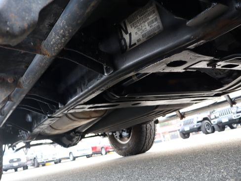 Used 2005 HUMMER H2 Adventure image 39