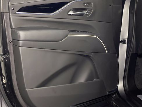 Used 2023 Cadillac Escalade Platinum Luxury image 27