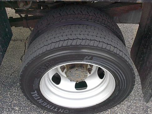 Used 2017 RAM 5500 Tradesman image 21