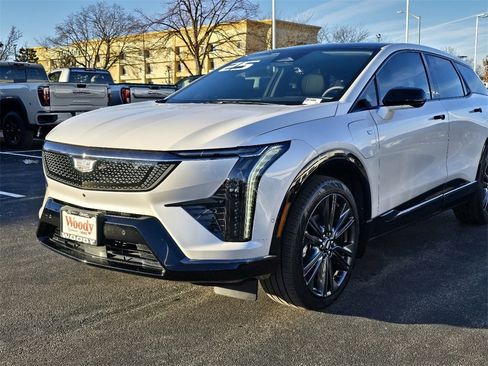 Used 2025 Cadillac Optiq Sport 2 image 10