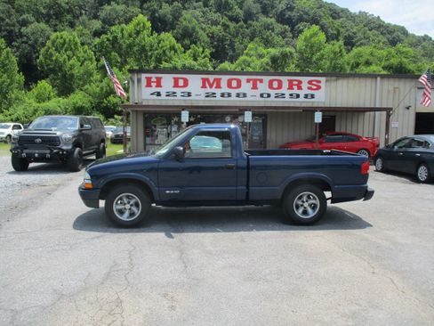 Used 2003 Chevrolet S10 Pickup 2WD Regular Cab image 1