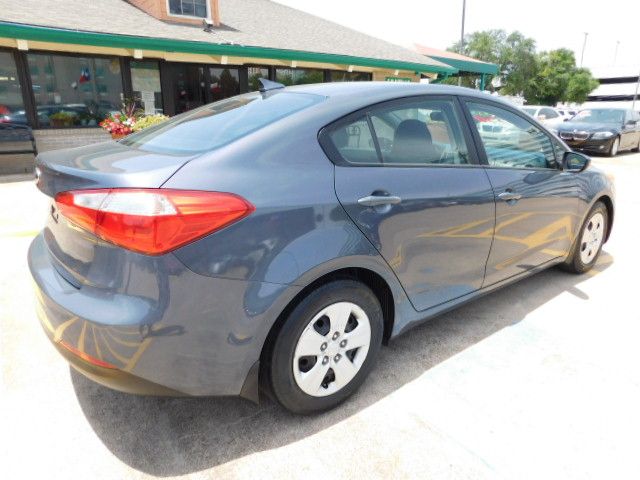 Used 2016 Kia Forte LX Sedan FWD image 9