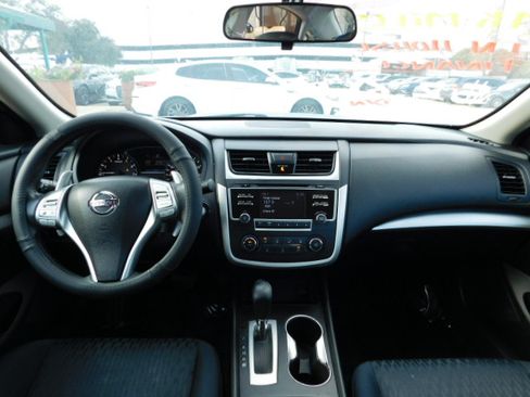 Used 2016 Nissan Altima 2.5 SR image 12