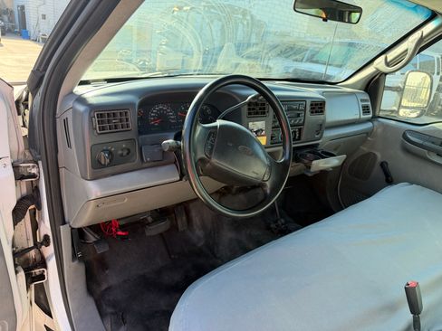 Used 2002 Ford F350 2WD Crew Cab DRW Super Duty image 9