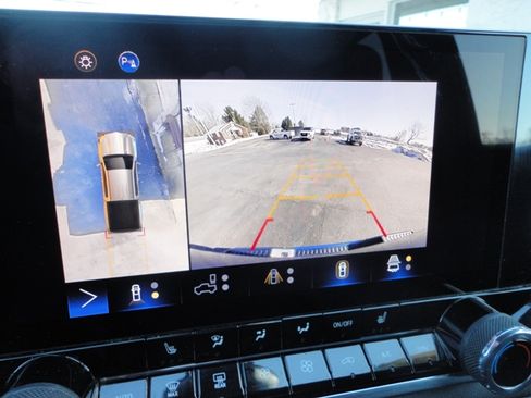 Used 2023 Chevrolet Colorado LT image 17