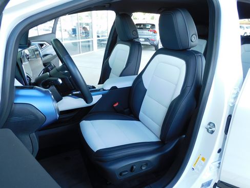 Used 2024 Chevrolet Equinox EV LT image 17