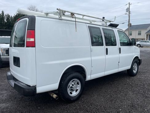 Used 2011 Chevrolet Express 2500 image 5