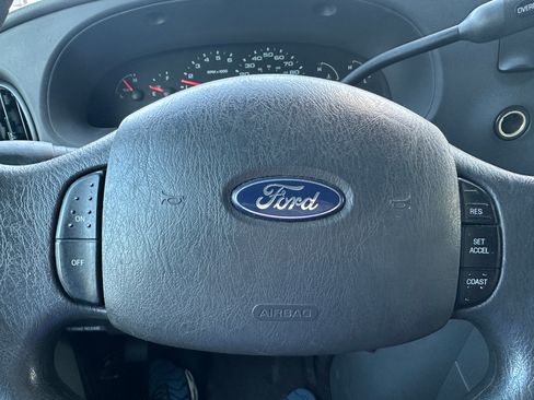 Used 2004 Ford E-350 and Econoline 350 XLT image 8