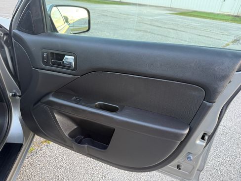 Used 2009 Mercury Milan Premier image 28