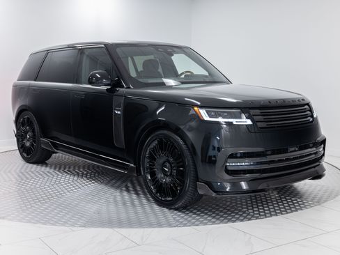 Used 2025 Land Rover Range Rover SE image 7