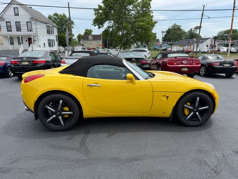 Used 2007 Pontiac Solstice GXP Convertible RWD image 24