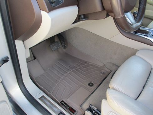 Used 2012 Cadillac SRX Luxury image 19